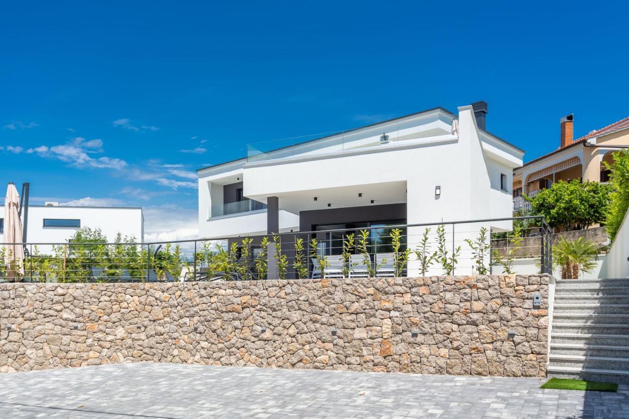 Deluxe Villa With Swimming Pool, Whirlpool On The Roof Terrace With A Beautiful Sea View - By Traveler Tourist Agency Krk Id 2169 II Sveti Vid-Miholjice Extérieur photo